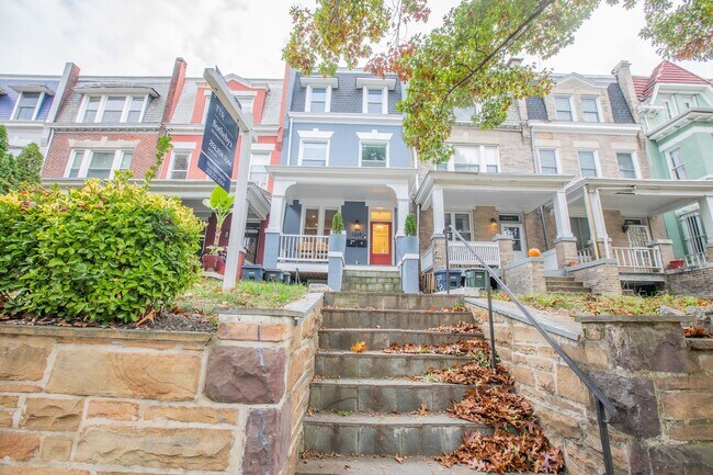 Foto del edificio - Lovely 3 BR/2.5 BA Apartment in Columbia H...