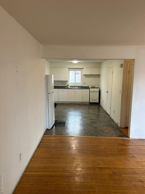 Foto del edificio - 639 Wellwood Ave