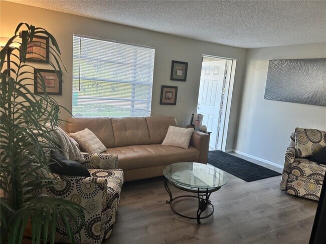 Foto del edificio - 6956 Brandywine Dr