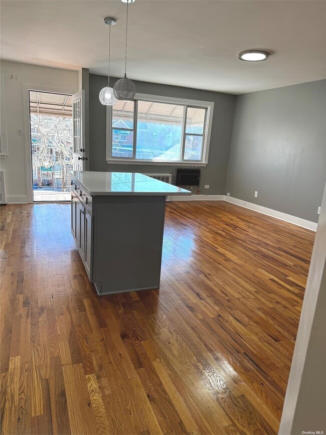 Building Photo - 1188 E 55th St