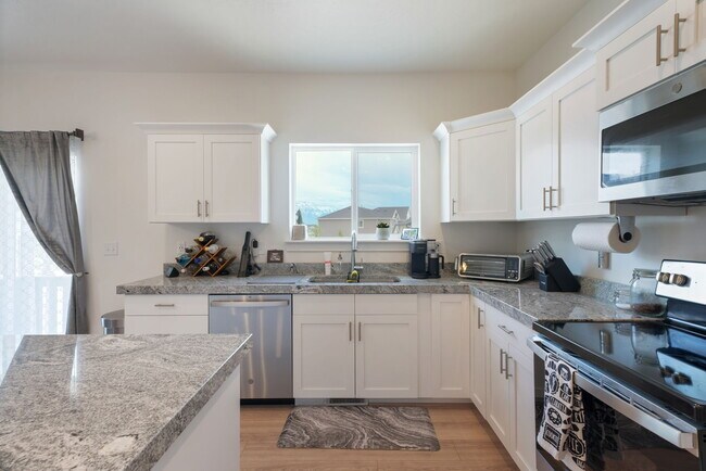 Foto del edificio - 7192 N Silver Spring Way