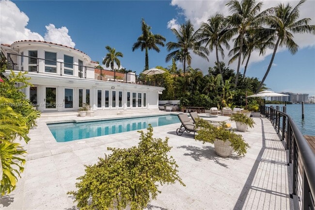 Building Photo - 2 S Hibiscus Dr