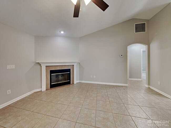 Building Photo - 11896 Raindrop Rd