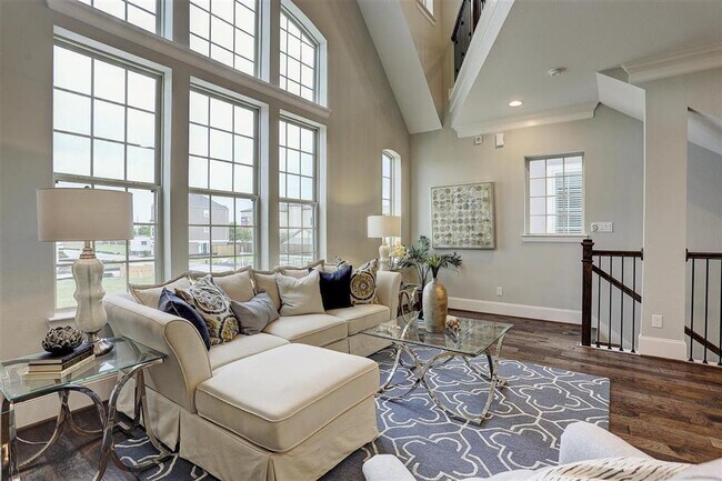 Building Photo - 2707 Strathwood Ln