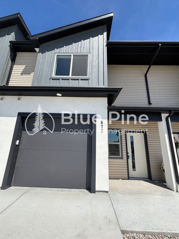 Building Photo - 477 Easy St