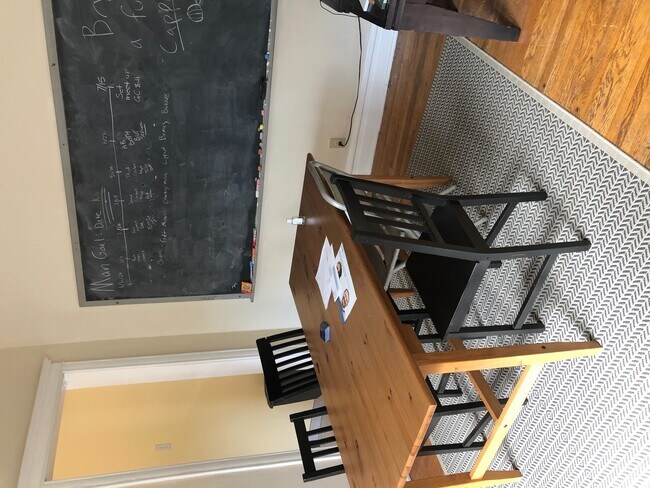 Foto del edificio - 1229 E 57th St