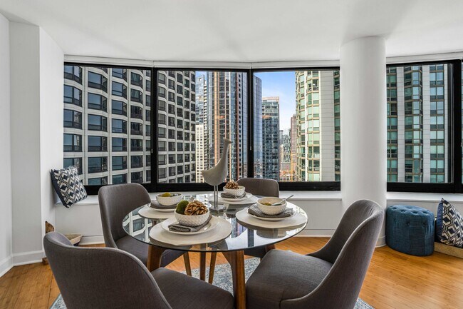 Foto del edificio - 155 N Harbor Dr