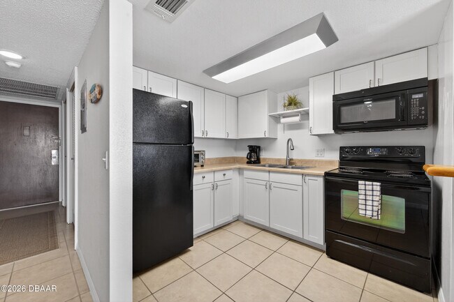 Foto del edificio - 935 N Halifax Ave