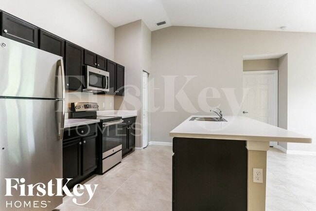 Building Photo - 4502 SW Yamada Dr