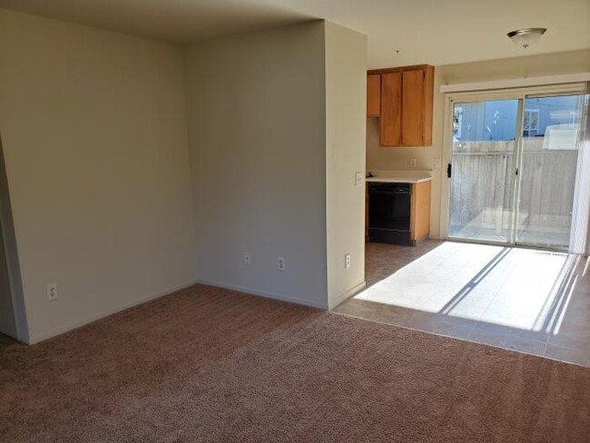 Foto del edificio - 2 bedroom in Santa Rosa CA 95403