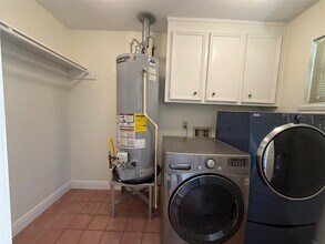 Building Photo - 7818 King Arthur Ct