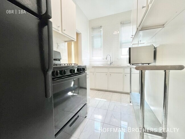 Foto del edificio - 1801 N Kingsley Dr