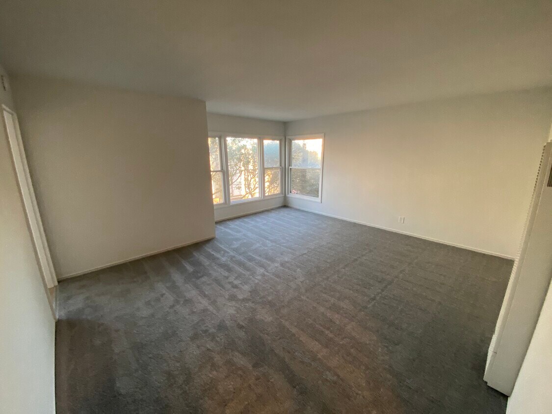 Unit 203 - Living Room - 2660 Gough St