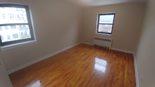 Building Photo - 463 Pelham Rd