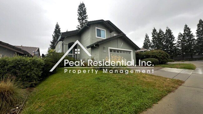 Foto del edificio - Spacious 4bd/2.5ba Folsom Home with 2 Car ...