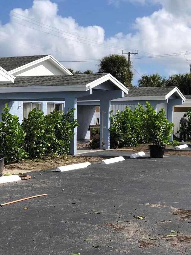 592 Holly Dr, Palm Beach Gardens, FL 33410 Townhome Rentals in Palm