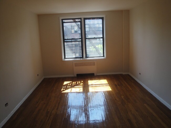 Foto del edificio - 525 W 235th St