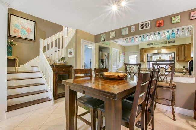 Foto del edificio - 2046 Cove Ln