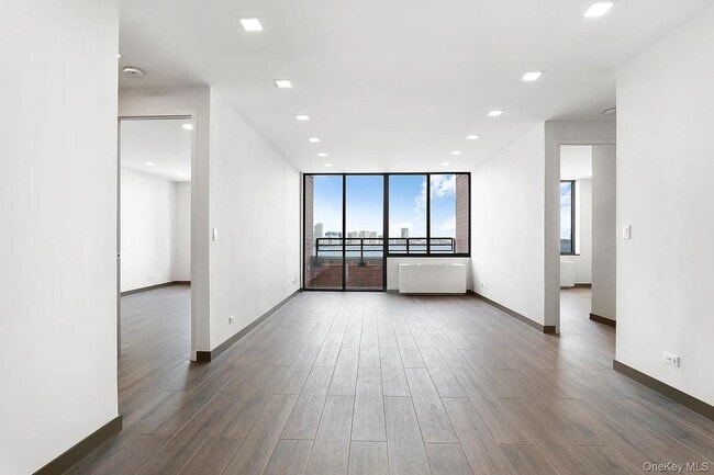 Building Photo - 380 Rector Pl
