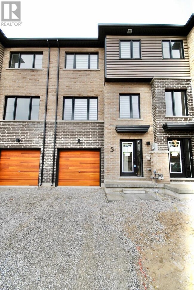 Building Photo - 5 Pumpkin Cor Cres