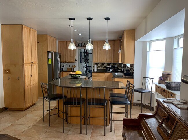 Building Photo - 7418 S Creekview Cv