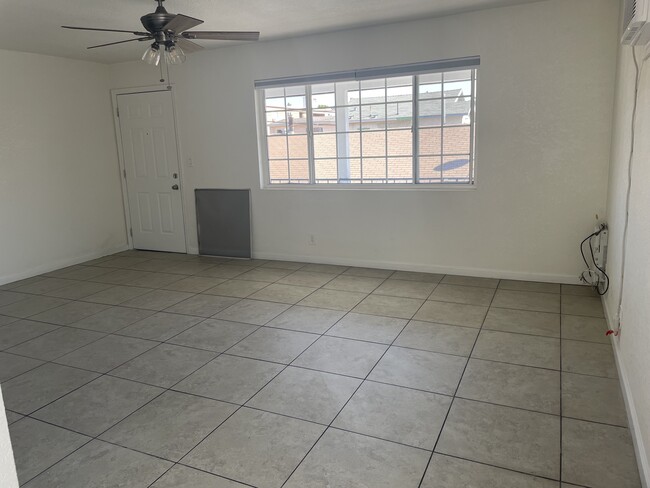 Foto del edificio - 1712 Cherry Ave