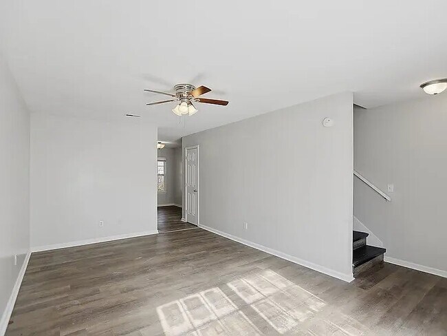 Foto del edificio - 4060 Cedars Pkwy