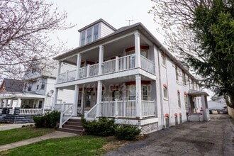 Building Photo - 1609 Lakewood Ave