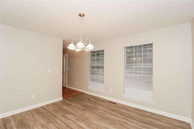 Building Photo - 1735 Reynolds Rd SW