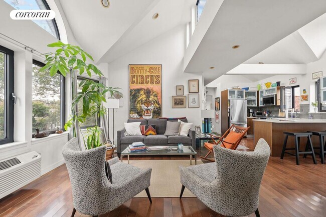 Building Photo - 138 Seeley St