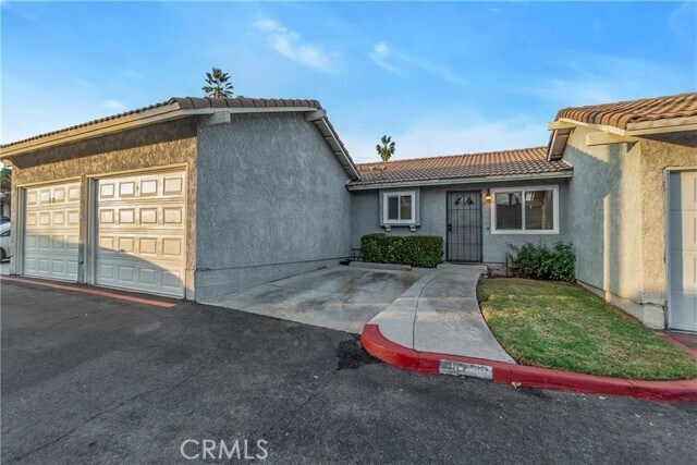 Foto principal - 9505 Arlington Ave