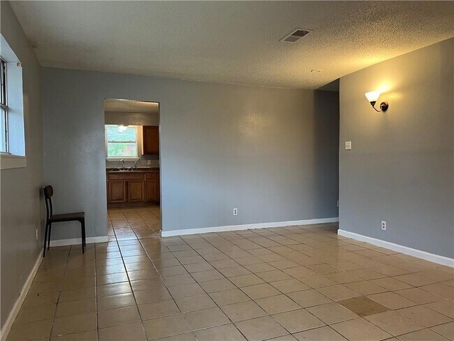 Building Photo - 8542 Dinkins St