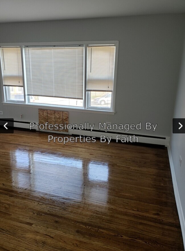 Foto del edificio - 3030 E 79th ST