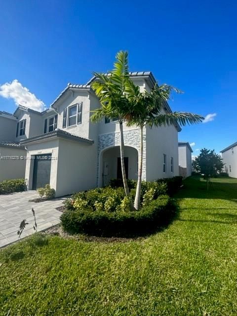 Foto del edificio - 2667 SE 11th St