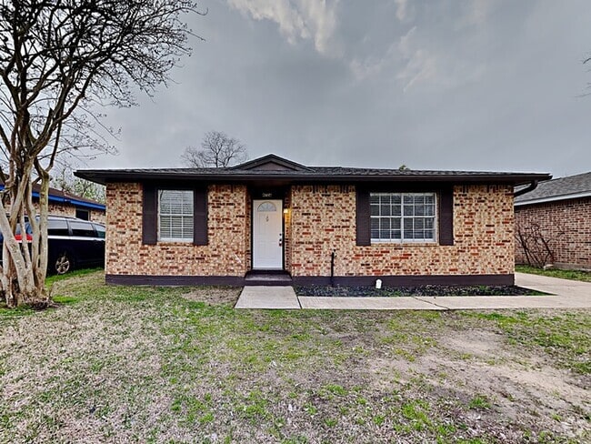 Building Photo - 4726 Pine St