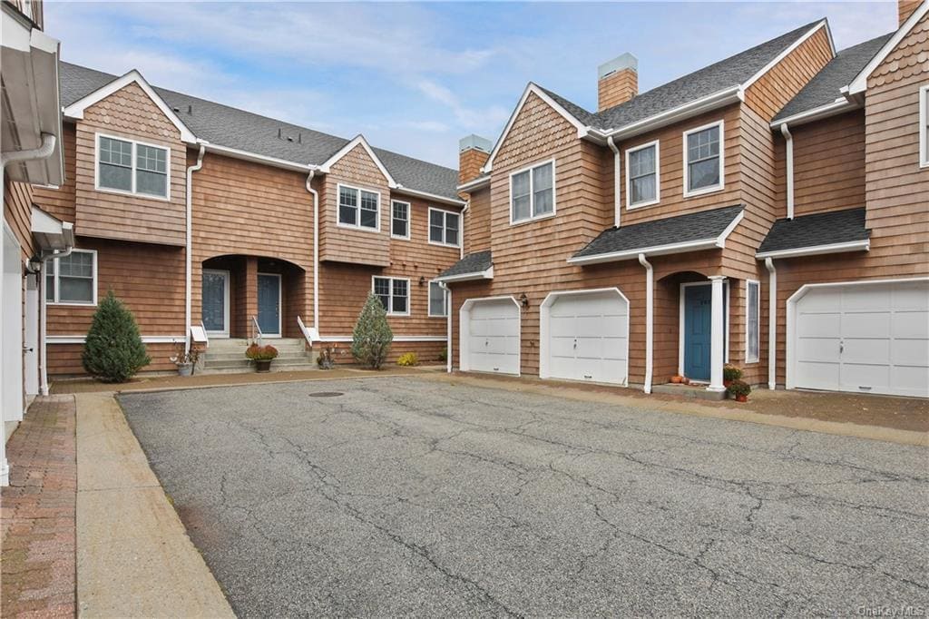 209 Half Moon Bay Dr, CrotononHudson, NY 10520 Condo for Rent in CrotononHudson, NY