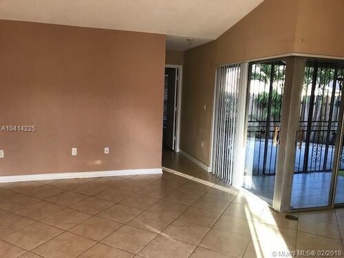 Building Photo - 875 NE 213th Ter