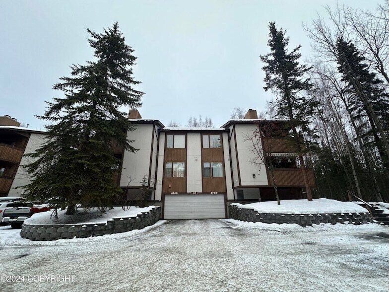 Foto principal - 450 E 56th Ave
