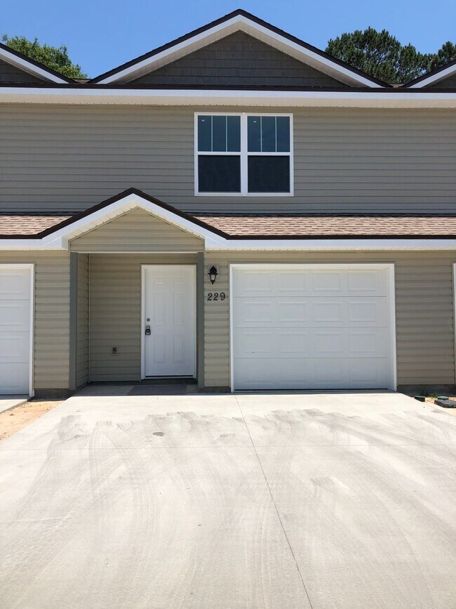 Foto del edificio - 3 bedroom, 2.5 bath town-home,near TAFB
