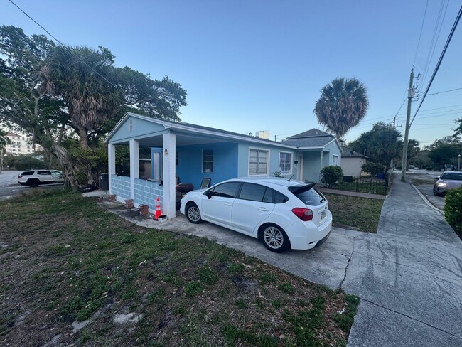 Foto del edificio - 1110 N Sapodilla Ave