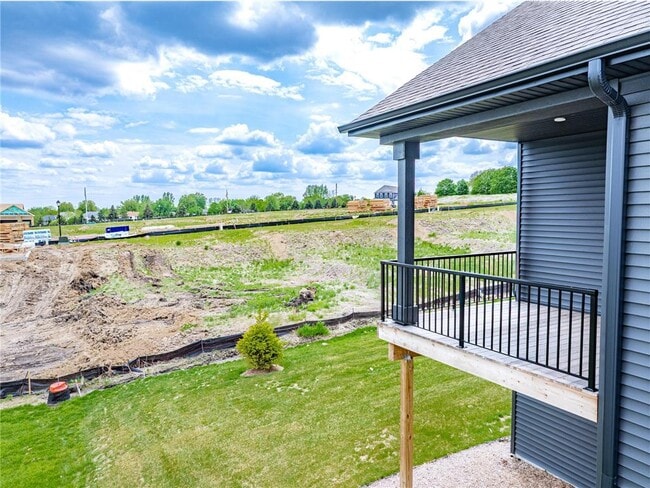 Building Photo - 717 Winterberry Ln