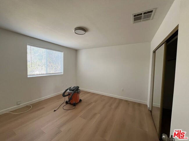 Building Photo - 436 N Harvard Blvd