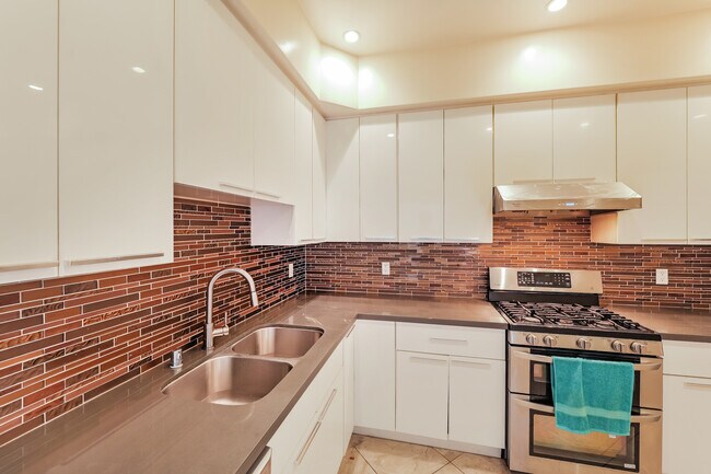 Foto del edificio - 614 7th Ave