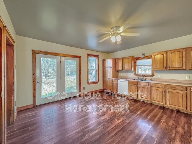 Building Photo - 1375 Green Valley Rd