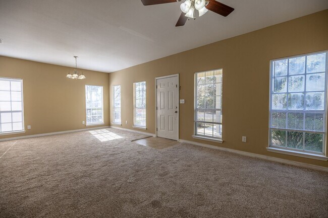 Foto del edificio - Now Available in Spanish Fort – Churchill Downs Community!