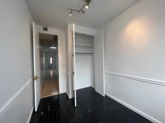 Foto del edificio - 3 bedroom in BROOKLYN NY 11221