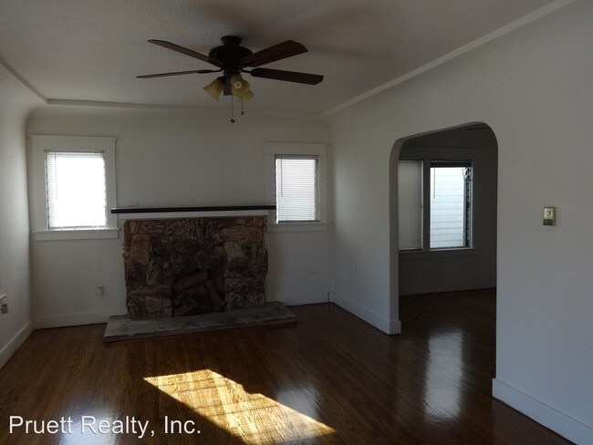 Building Photo - 2 br, 1 bath Apartment - 4420 Texas Street
