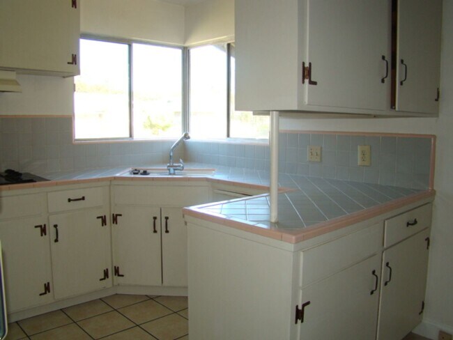 Building Photo - 558 Hazel Dell Way