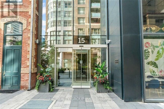 Building Photo - 15 Grenville St