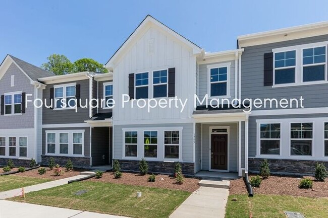 Building Photo - Townhome | Bonus Loft Space | Internet Inc...